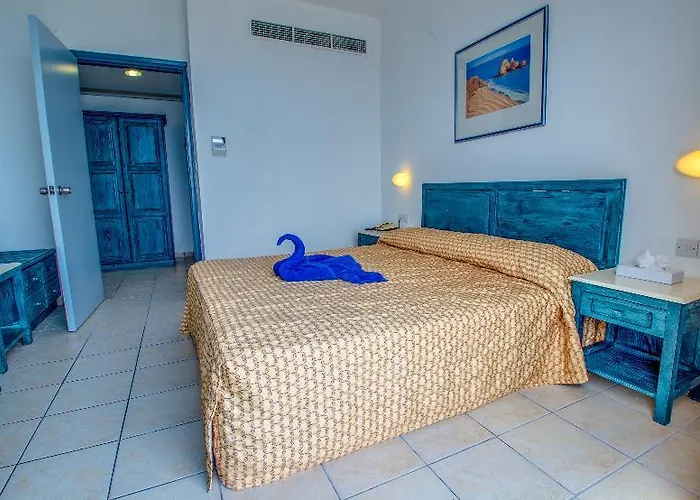 St. George Gardens And Hotell Paphos